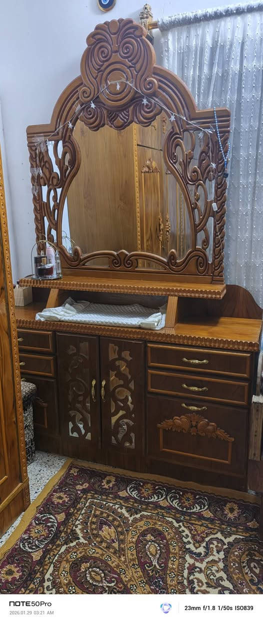 غرفه نوم لبيع مستعمل يريد يخابر ***********
