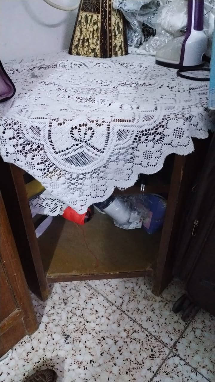 غرفه اخشاب وبعد بيه زاويه تعليك وليس باب نظيفه جدا ما بيه اي خلل سبب بيعه الانتقال الغير بيت اصغر الا هيه كولشي مابيه نظيفه تماما
سعره 300  الف وبيه مجال شويه
(العنوان بغداد الدوره)
اي شخص يريده يراسلني خاص انطي رقم صاحب الغراض


**إذا كنت صاحب هذا الإعلان وتريد حذفه لأي سبب، رجاءا أرسل رسالة إلى الدعم الفني**
