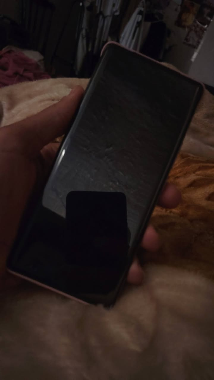 انفنكس زيرو٤٠  جديد صار سبوع من اخذنا  ذاكره ٢٥٦ للبيع ب٢٥٠ وبي مجال برنامج ما مفعلين بي بعده جديد
بصره *********** وتساب
