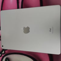 آيباد ٩ • ٦٤ • حساس مكسور