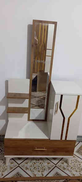 السلام عليكم 
غرفه نوم اخت الجديده رايدها ب٤٥٠الف
مكاني كوفه حي ميسان قرب هيئة الزهراء 
للاستفسار الاتصال على الرقم ***********
