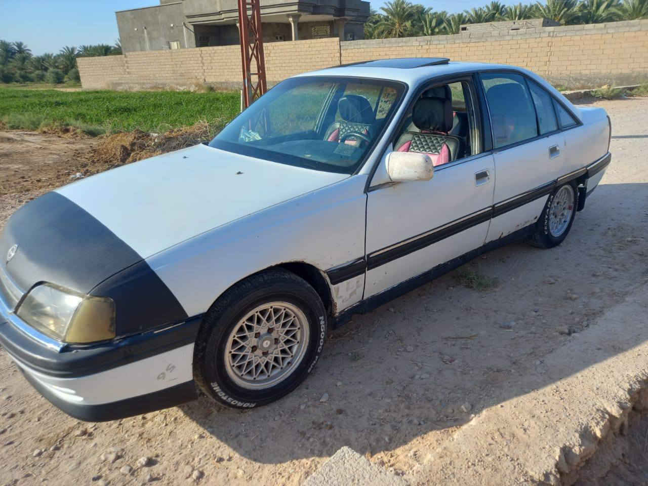 السلام عليكم اوبل  اوميكا للبيع موديل 91محرك2000كير محرك كفاله 
لتواصل ***********
