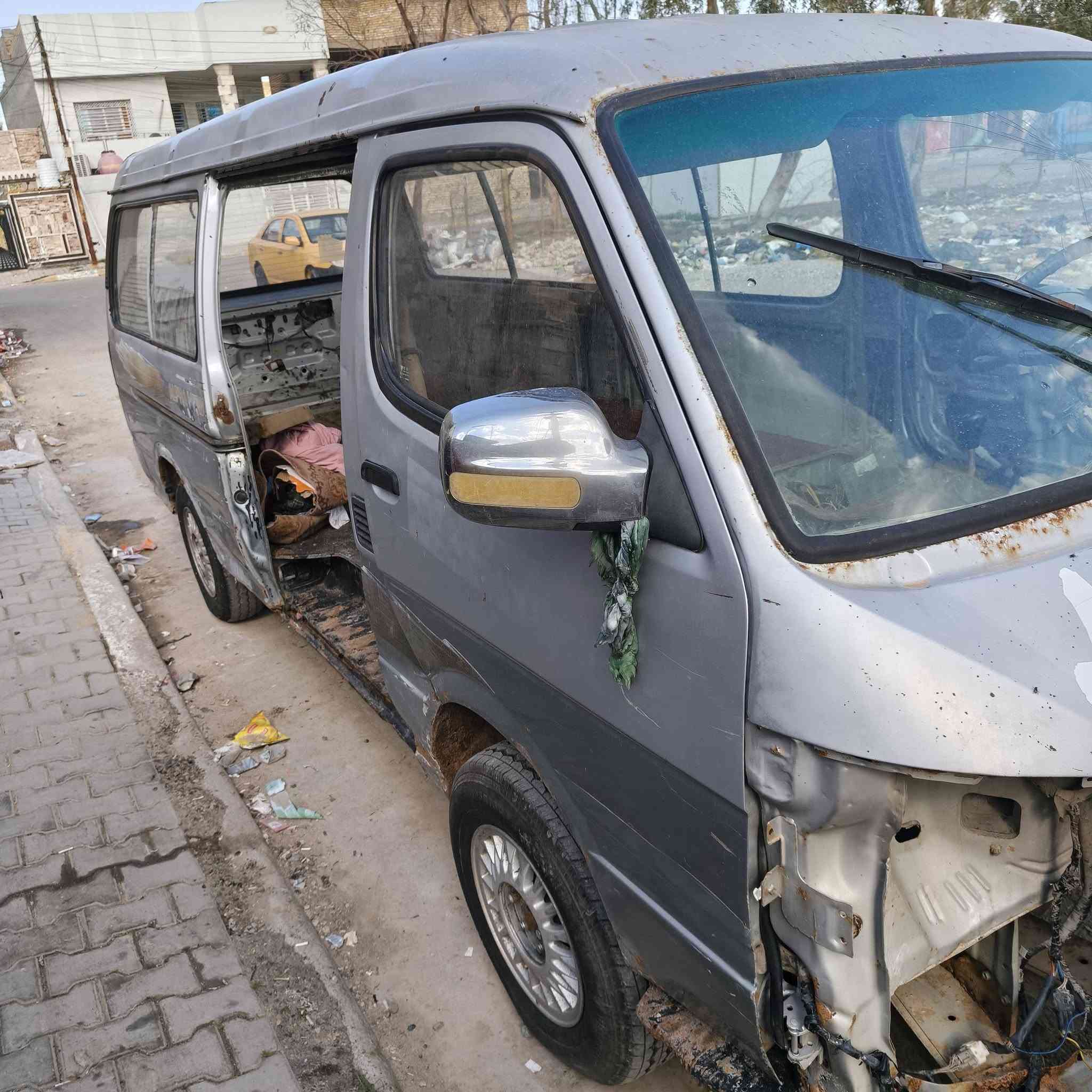 السلام عليكم شباب فتون رصاصي رقم الماني اديالى سنويه عظم ابيع راعي موجودغرامات مطلوبه السياره السعر٢٣مكاني الحسينيه الراشديه الشراي يتصل*********** موديل ١٠عليهه غرامات ابيع ع وضعهه

