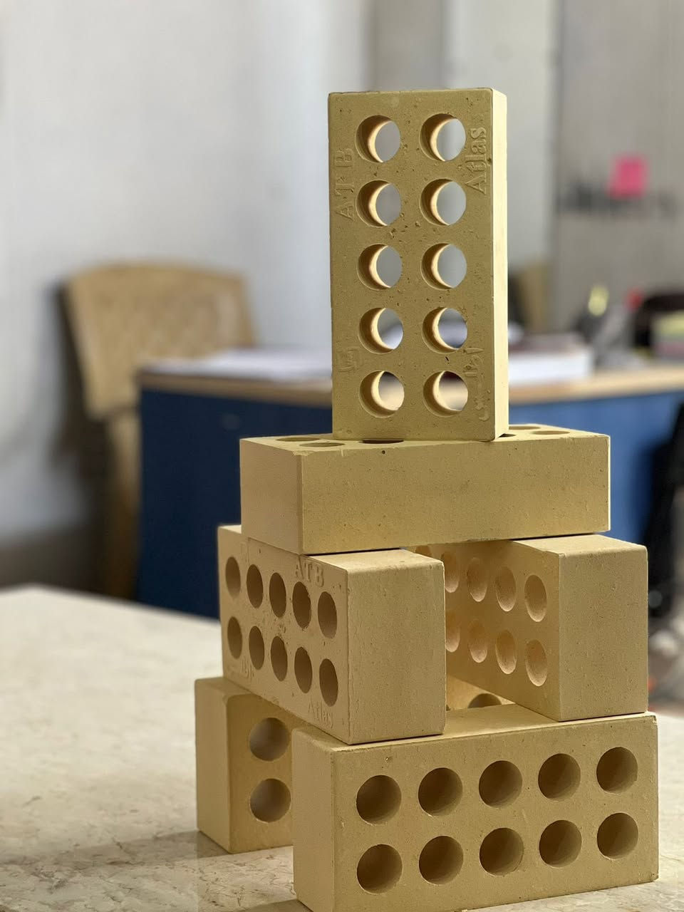 🏗️ طابوق جفقيم أطلس – قياس 7 سم
✅ جودة ممتازة – درجة أولى
✅ عازل للحرارة ويوفر بيئة أكثر راحة داخل المباني
✅ نسبة أملاح معدومة (أملاح صفر)
✅ متانة وقوة تحمل عالية
✅ تشطيب دقيق ومواصفات معتمدة للمشاريع السكنية والتجارية

طابوق جفقيم أطلس… اسم غني عن التعريف في عالم البناء والجودة.

🔥 متوفر حصريًا لدينا
شركة ملك الجفقيم – الوكيل الحصري في العراق

🏘️ مستعدون لتجهيز:
• المجمعات السكنية
• المشاريع الاستثمارية
• المنازل السكنية
• العمارات والبنايات التجارية
• المقاولين وشركات البناء

🚚 خدمة التوصيل متوفرة لكل محافظات العراق.

📍 زورونا في بغداد، العامرية، شارع البصرة – شركة ملك الجفقيم.

📞 للطلب أو الاستفسار: ***********
📱 واتساب: ***********

شركة ملك الجفقيم
الجودة التي تبني الثقة
