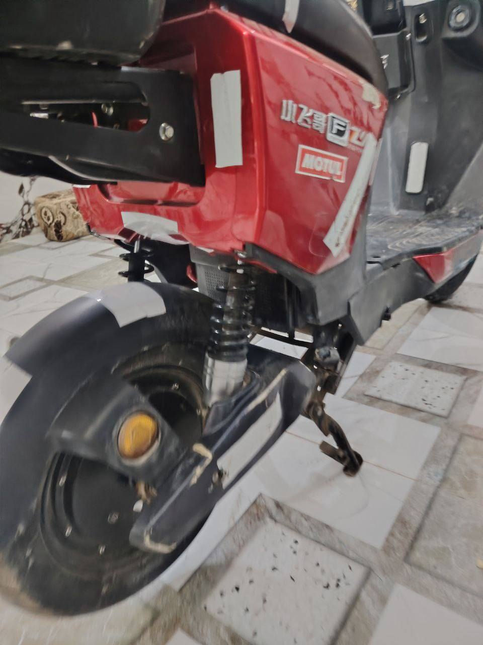 دراجة شحن 4بطاريات  جدد حجم كبير  تحمل وزن ثكيل شاديلهة عقل اصلي ضد الماي وذا اكو دراجة ايرانية امراوس وطي فرق العنوان :ميسان اعمارة منطقة الدبيسات خلف حسينية الزهراء الرقم :*********** عمارة, ميسان
