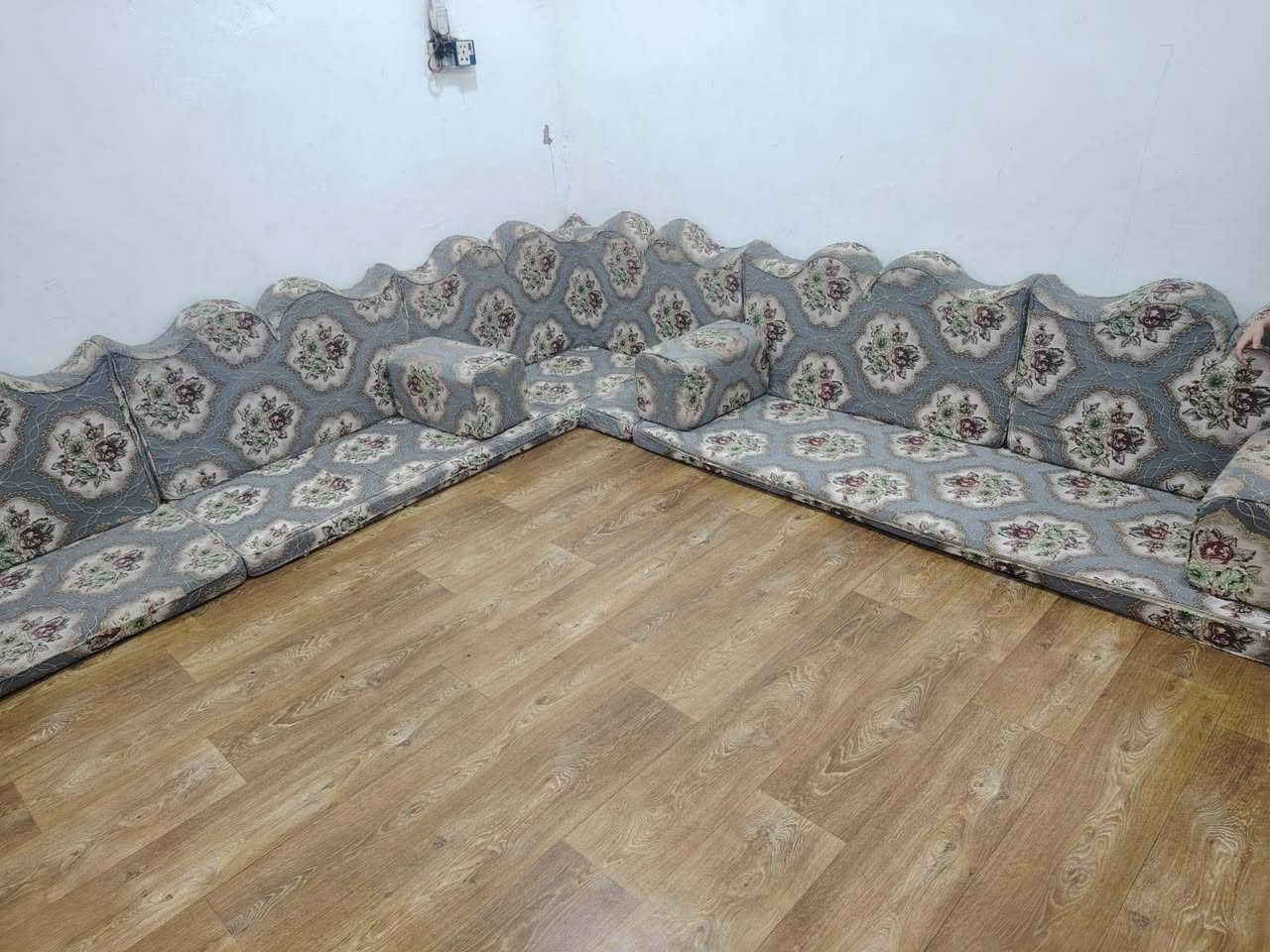 السلام عليكم. البيع كعده ملكي نضيف البيع 250الف البصره
***********
