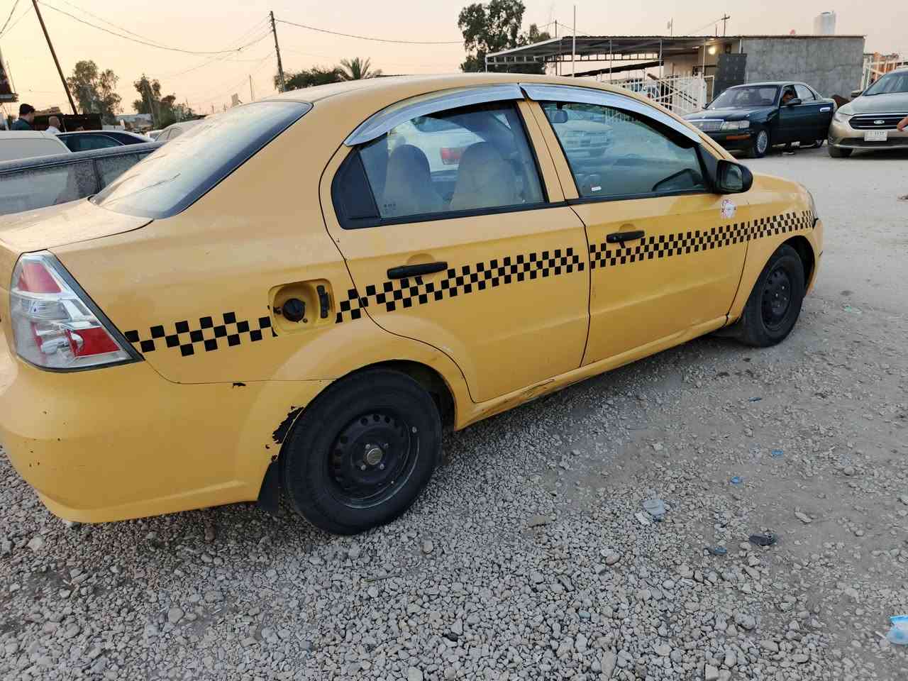 السلام عليكم لبيع اافيو خليجي فول عادي سيار جاهز وخير من الله مكفول من كلشي مصفر هيه وغرامت سنوي جديد تحويل موباشر موديل،11 سيار لا صبغ ولا صرب سعر 45 مكان سيار كربلاء 
***********
