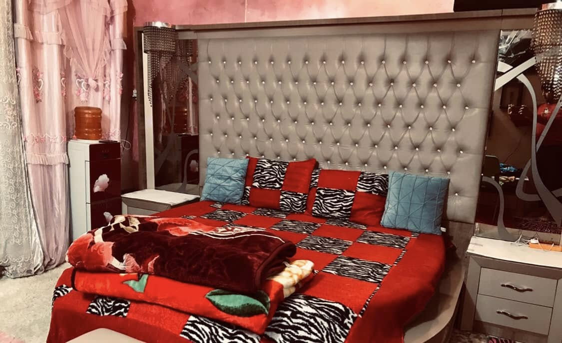 غرفه تركيه ضخمه درجه اولى سعر مليون بغداد الشعب ***********
