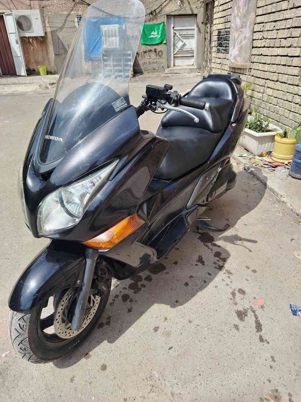 السلام عليكم
دراجة سلفر ٤٠٠ 
للبيع السعر ١٥ ورقه وبيها مجال 
***********
