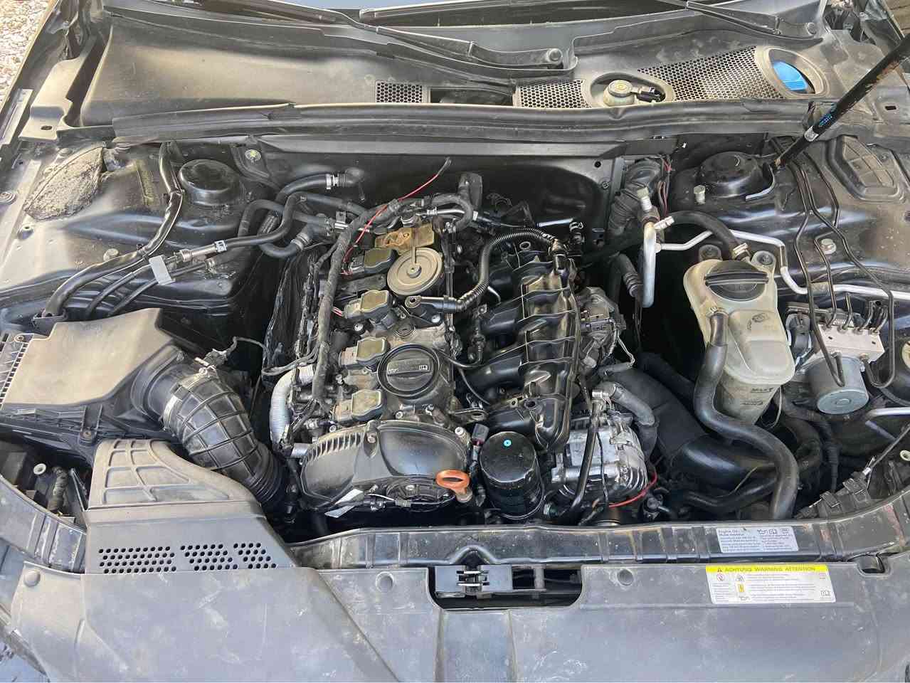 اودي الماني 2012  A4 خليجي 

- محرك TFSI اربعه سلندر 2000 تيربو المرغوب
- كير ثلاث انظمه 8 نمر
- فتحه سقف مري شفك
- كشانه جلد كشن كهربائي  
- تحكم استيرن تبريد قطعتين
- كير ومحرك مكفول 
- رقم سليمانيه الجديد

السعر ٩٣
مكان السياره الخالص 
***********☎️ بلاد, صلاح الدين
