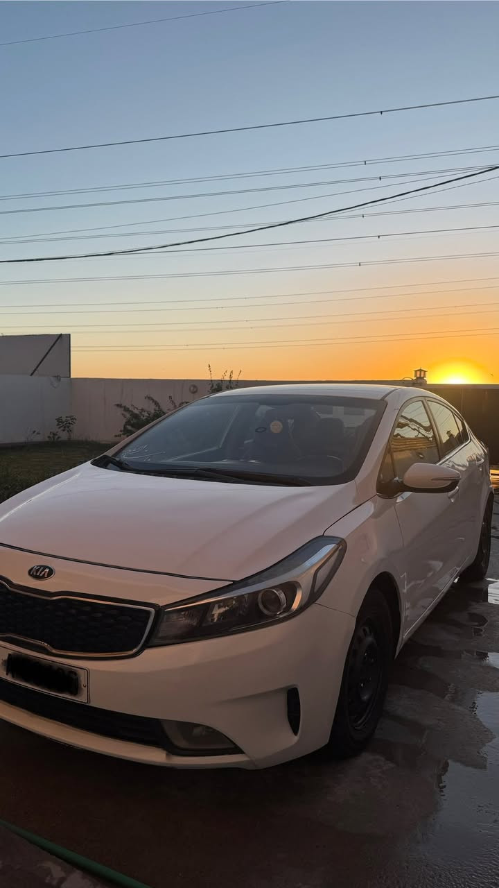 السلام عليكم .
كيا فورتي ٢٠١٧ للبيع او مراوس 
السياره عليها ادامه كامله تبريد مكينه كير حداديه تايرات كلها كامله وجاهزة .
السياره حادثها جاملغ خلفي وهنا بالعراق صار بيها شخوط 
صبغتها حزام بأيدي وعندي صورها اثناء الصبغ .
السيارة بأسمي رقم كربلاء جديد 
مواصفاتها :-
مكينتها ٢٠٠٠
تبريد امامي وخلفي 
كشنات جلد + تدفئة 
شاشه كار بلي اصليه 
لايت زنون 
كاميرا
اشاير بالمري مع الترحيب بالمرياية ويدة الباب
بصمه 
تحكم ستيرن فول 
السعر ١٠٥ وبيها مجال


**إذا كنت صاحب هذا الإعلان وتريد حذفه لأي سبب، رجاءا أرسل رسالة إلى الدعم الفني**