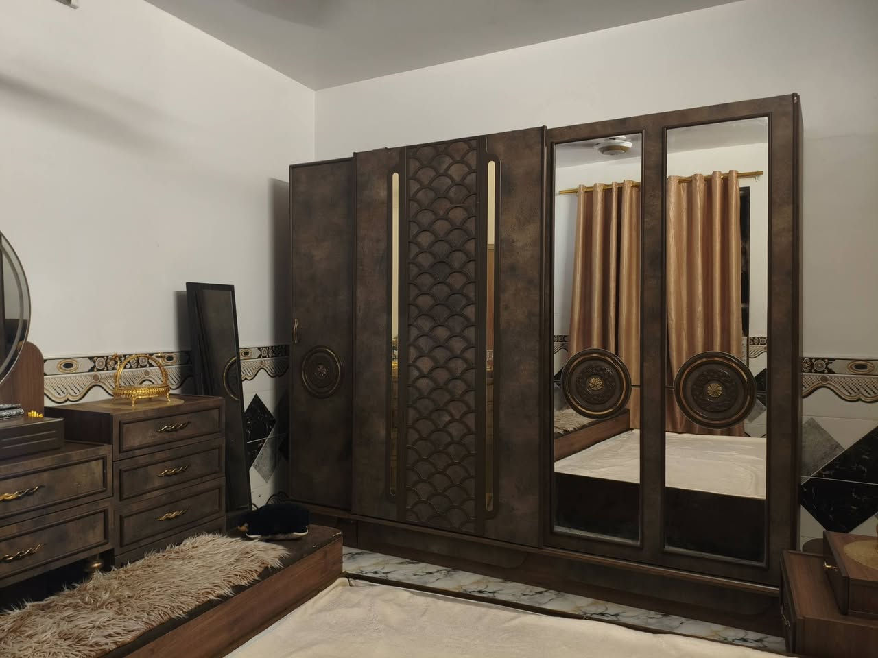 غرفه تركيا خشبه بلوك درجة أولاً نضافته 100/100مابيه اي ضرر  مكانه بغداد للستفسار ***********
