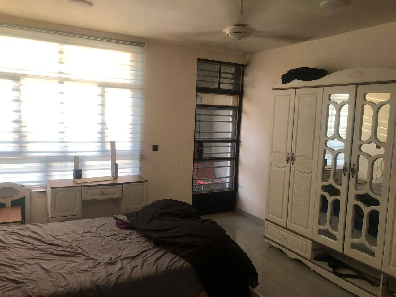 السلام عليكم دار للبيع مساحه 120متر الفحامه شارع المركز فرع ابو وليد اول باب على الشارع الرئيسي  قرب اسواق النخيل اتصال على الرقم وات ساب***********
