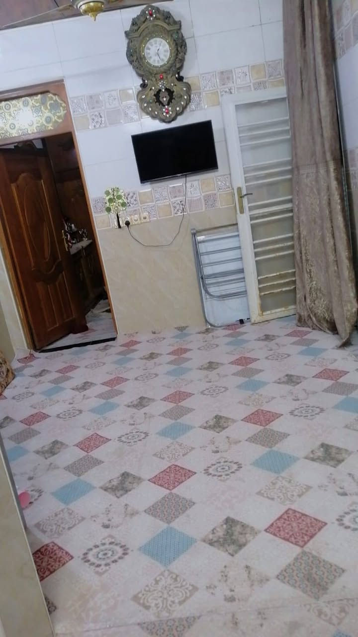 دار للبيع مساحه 50مترشارع المطحنه مقابل قريه الغدير  عمود 282للاستفسار اتصل على الرقم *********** شارع 31  تبليط جميع الخدمات موجوده مدارس ابتدائيه متوسطه البنيان طابوك معمل السقف كونكريت اساس صب كونكريت
