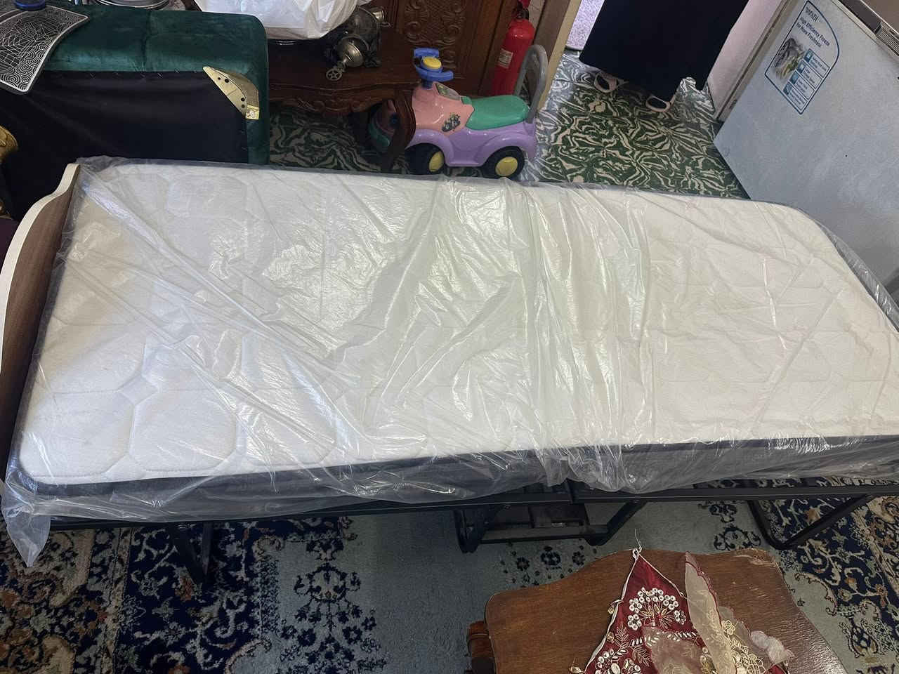 سرير نفر للبيع جديد غير مستعمل بل لايلون بي جروخ يندفع ويطبك كلش مفيد مكاني بغداد سعره ٢٠٠ اخذته ابيعه ١٥٠ وبيه مجال


**إذا كنت صاحب هذا الإعلان وتريد حذفه لأي سبب، رجاءا أرسل رسالة إلى الدعم الفني**