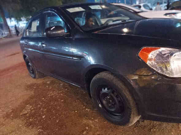 ......السلام عليكم
اكسنت مقدس البيع 
موديل 10 سياره محرك 1600
بي مكان صبغ جماليه 
كير محرك مكينه كفاله عامه 
تخم تاير شواصي مكفولات بلادي 
دوخل نظيفه سياره حلو معنا الكمله بل عافيه ياخذها 
رقم بغداد مشروع وطني بسمي سنويا تحويل ثاني يوم 
سعار 82بي مجال شي بسيط للعنوان بغداد بلديات نتصل وتدلل 
***********
