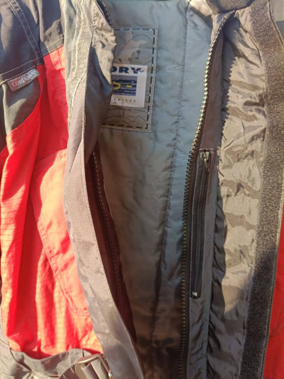 مجموعة قماصل فول سيفتي كسارات وجتف وايد ضد الهواء والماء نظافة 100‎%‎🩸🩸سعر القطعة 25الف 🩸
توصيل موجود ***********
