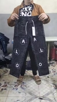 بنطلون جينز • مقاسات ٣٠-٣٨ • ٦-١٢ سنة