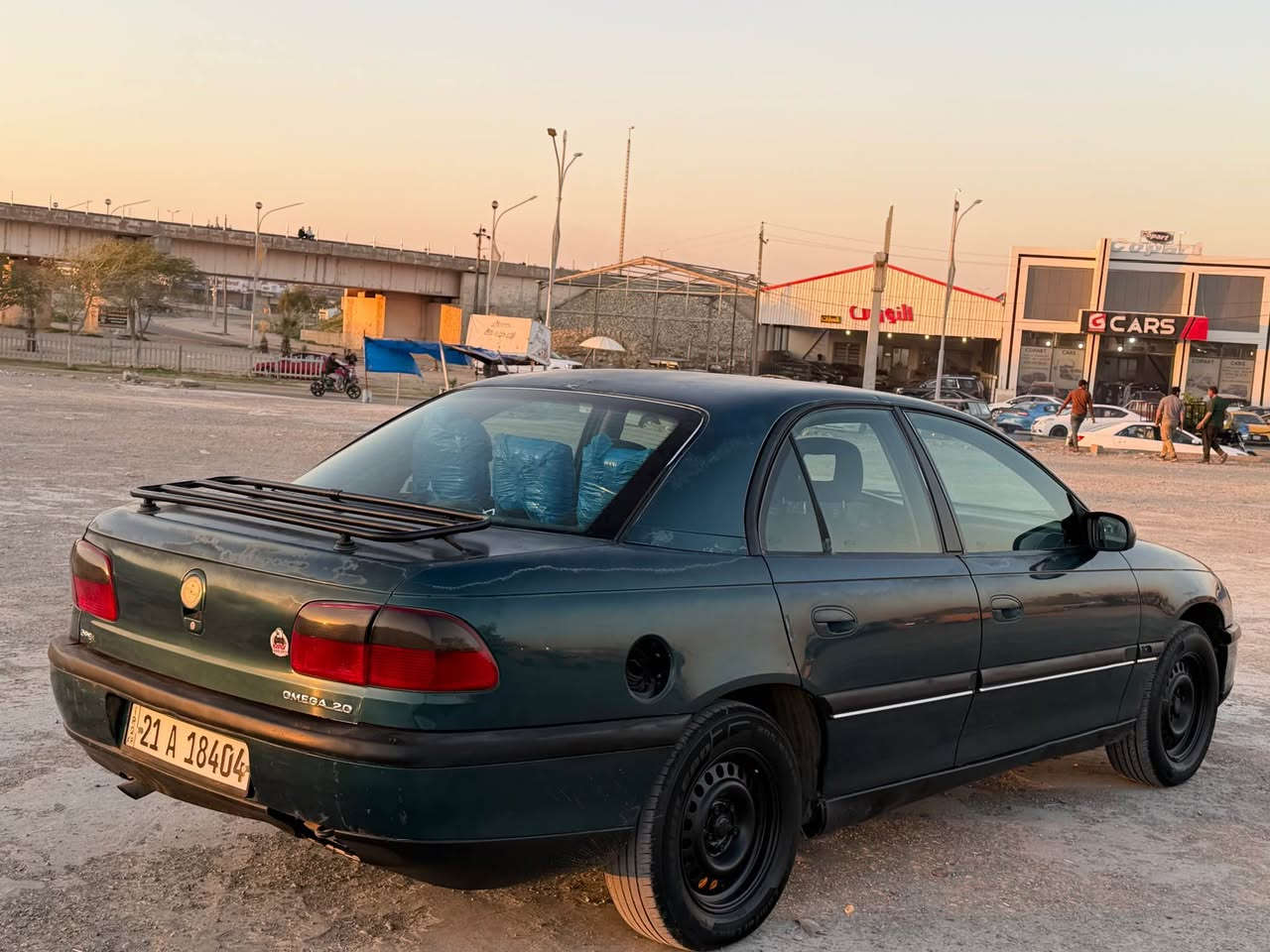 اوبل اوميكه 
موديل1998
رقم سليمانيه جديد سنويه لل نهايه 27
محرك 20 فل المرغوب
كير اوتو  
صدر جديد اكسل جديد
سياره بلادي ما بيها ضربه كفاله عامه 
كهربائياتها شغاله كلها 
لايتات زنون نهار 
جام اوتو 
بيها بطاقه بانزين 
بسمنه سياره شرط تحويل 
سعر 40
للستفسار 
*********** كركوك, العراق
