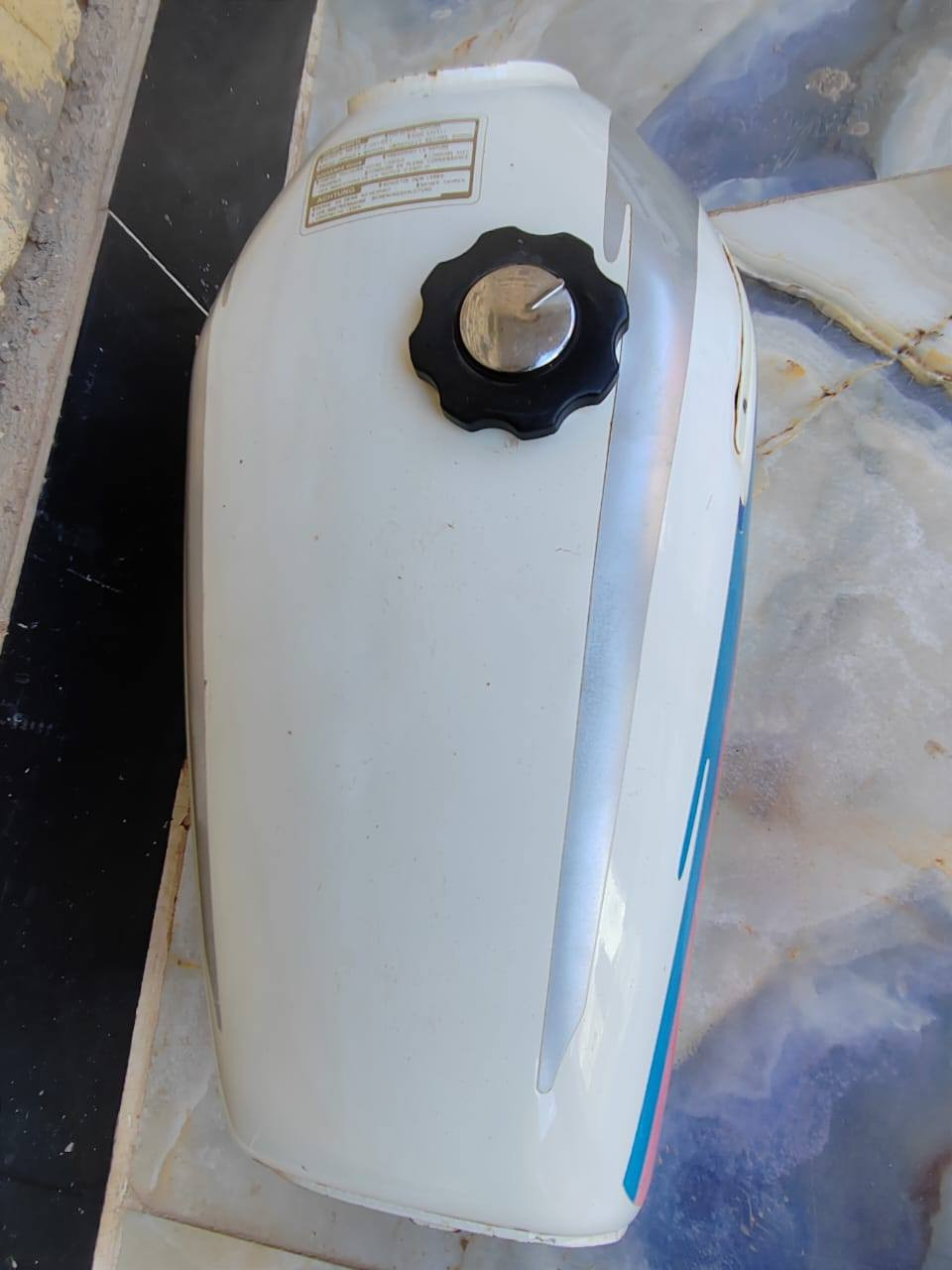 سلام عليكم
غراض نامة اصلي عدا الصينية MKZ

***********
