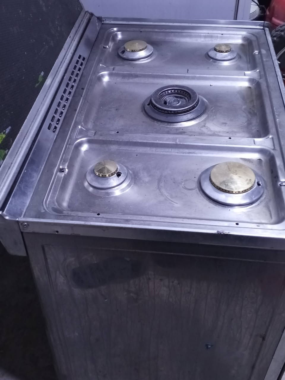 طباخ كرياسي كلش نضيف سعره 175 قفل لاحد يعامل هاذ رقم بي وتساب ***********
