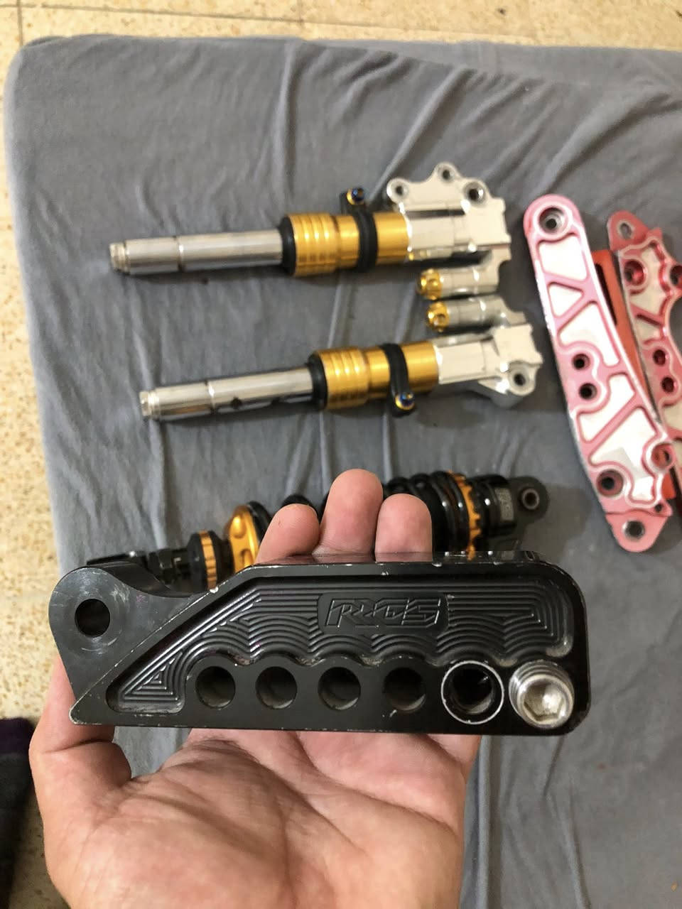 السلام عليكم دبل خلفي RRGSاصلي نضيف كلش مكفول من طسه وتطواله هم RRGS للبيع السعر خاص ماسنجر وواتساب *********** توصيل موجود
