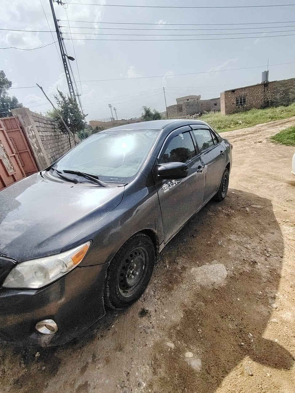سياره للبيع فقط كورله موديل 12 رقم دولي سياره بسمي تحويل مباشر  محرك كير نضيفات صدر جديد تبريد ثلج تخم تاير جديد كهربايات كامله السياره بيها معجون بل قماره انطيها مرتجيه السعر: 80 وبيها مجال 
***********
***********
