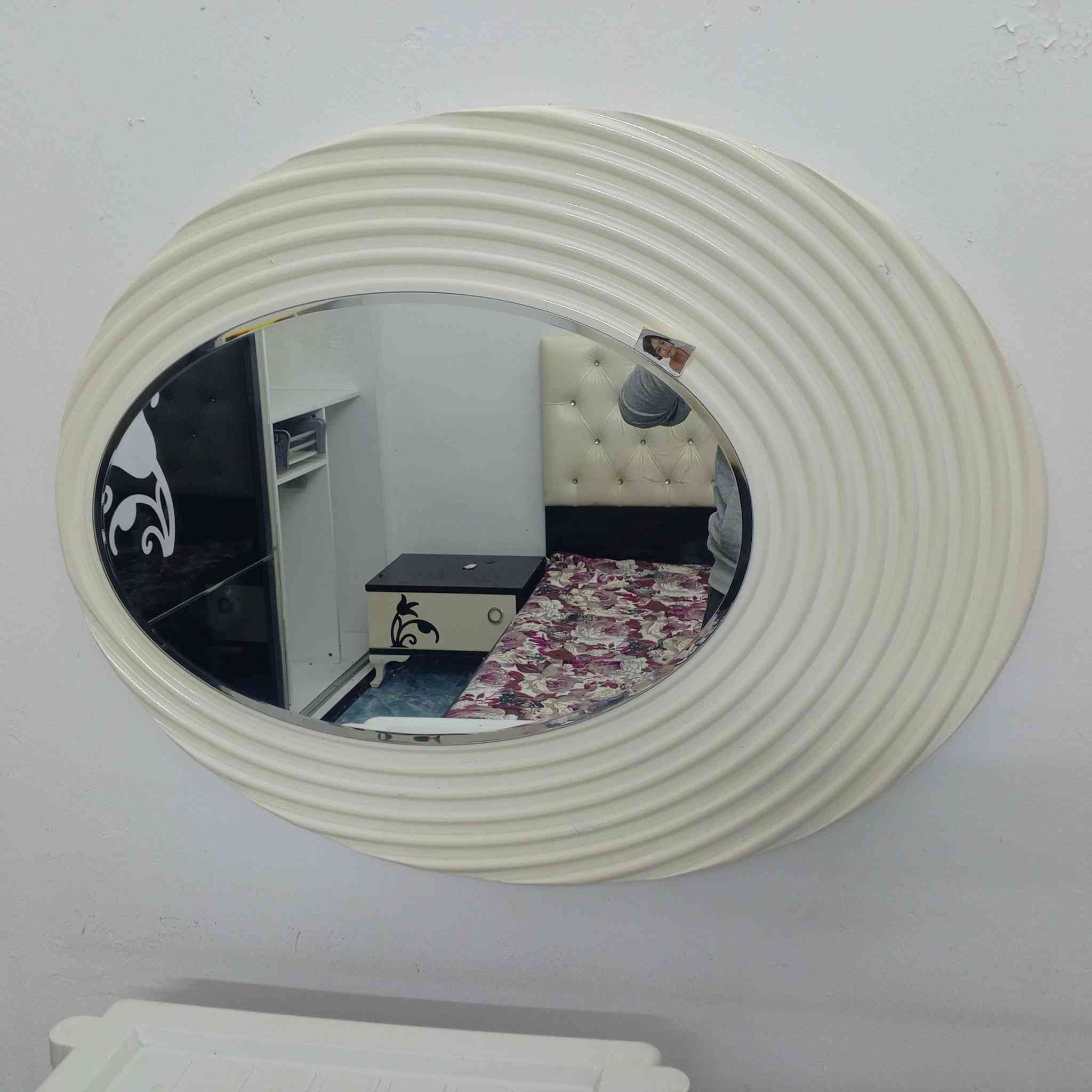 غرفة نوم للبيع عنوان حي الواسطي ***********
