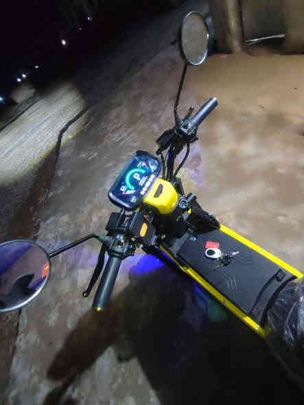 السلام عليكم ورحمة الله وبركاته
ماطور شحن R9.2026 برو ماكس .ابو الجنطة جديد بل لايلون
أغراضه كاملة وياه
المواصفات
بطارية 32 امبير 5 بطاريات
نظام رجوع R
السرعة 109
نظام الشحن smart من شركة ونلي
منفذ شحن موبايل
شاشة ذكية كشف الأعطال
.الضوء علي ناصي
كل النشرات شغالات
ضد المي
الكير 4 تبديلات

الاتصال .***********
او راسل خاص
