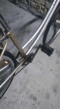 سلام عليكم للبيع نضيف كلش بس المكينه لحيم تايرات جدد زنجيل جديد بريك جديد انضف من الصوره  حجم 26 سعر  55 مكاني بابل كفل قرب مطعم الكرار للاستفسار واتس اب، ***********
