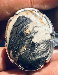 للبيع ٠٧٧١٣٣٢٧٠٩٤