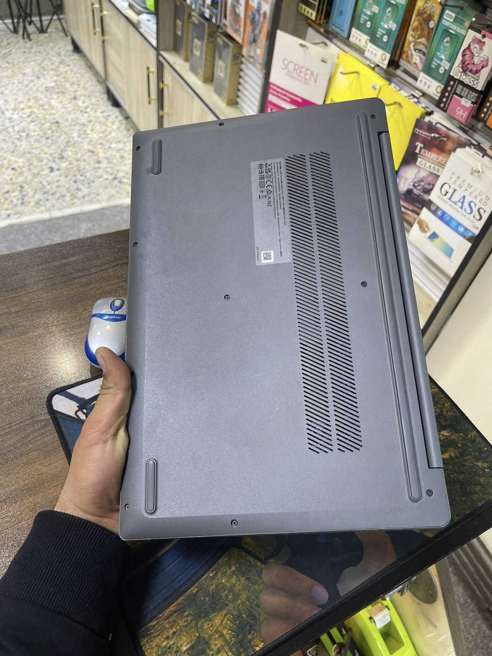 السلام عليكم
لابتوب Lenovo مثل ماموضح في الصور 
لابتوب نضيف كلش 
ا Core(TM) 17-13620H
ا رام  (16)
اهارد (500) ssd 
ا سعر 550 وبيهة مجال 
ا (***********)
