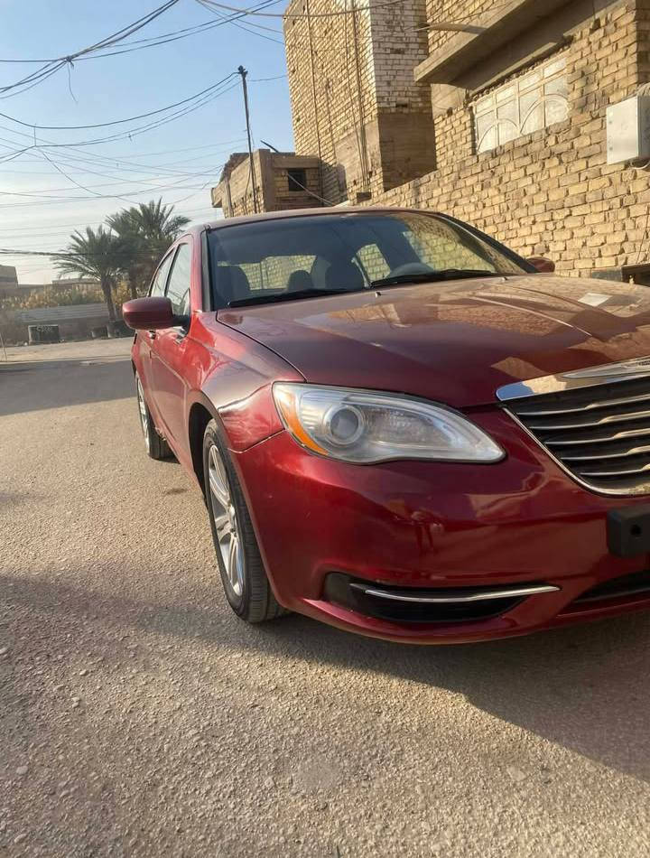 للبيع  C200 موديل 2011 محرك 3600 جديد صبغ 3 قطع بدون دواخل بسعر 80 وبيه مجال الاتصال ***********1
