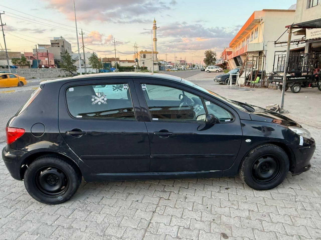 سلام عليكم بيجو 307 فول كير محرك تبريد بلشرط بيها جامرلغ الخلفي طرف سايق بيه صبغ الباقي بشرط سعر 58 بيها مجال مكان السياره كركوك موبايل ***********
