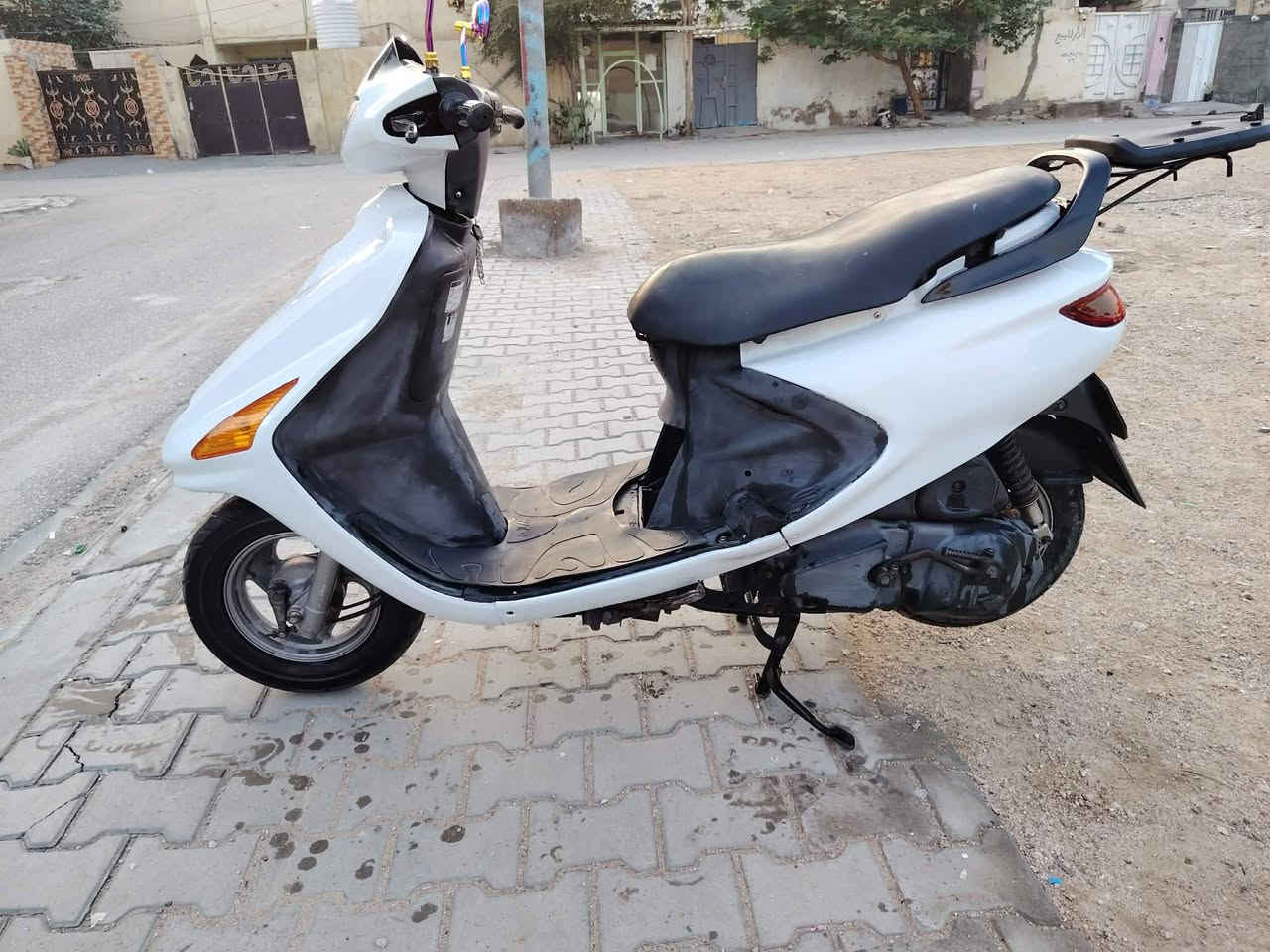 سلام عليكم دراجه فراشه نظيفه ما بيها شيء.دراجه خوه نظافه كل نقص ما بيها..دراجه كل نقص ما بيها كلها شغاله.دراجه مال حاويه صالح 20 يوم طالعه من الوكيل مو كاتبتها موجوده.سعر 550 وبيها مجال.مكان الدراجه نجف.***********
