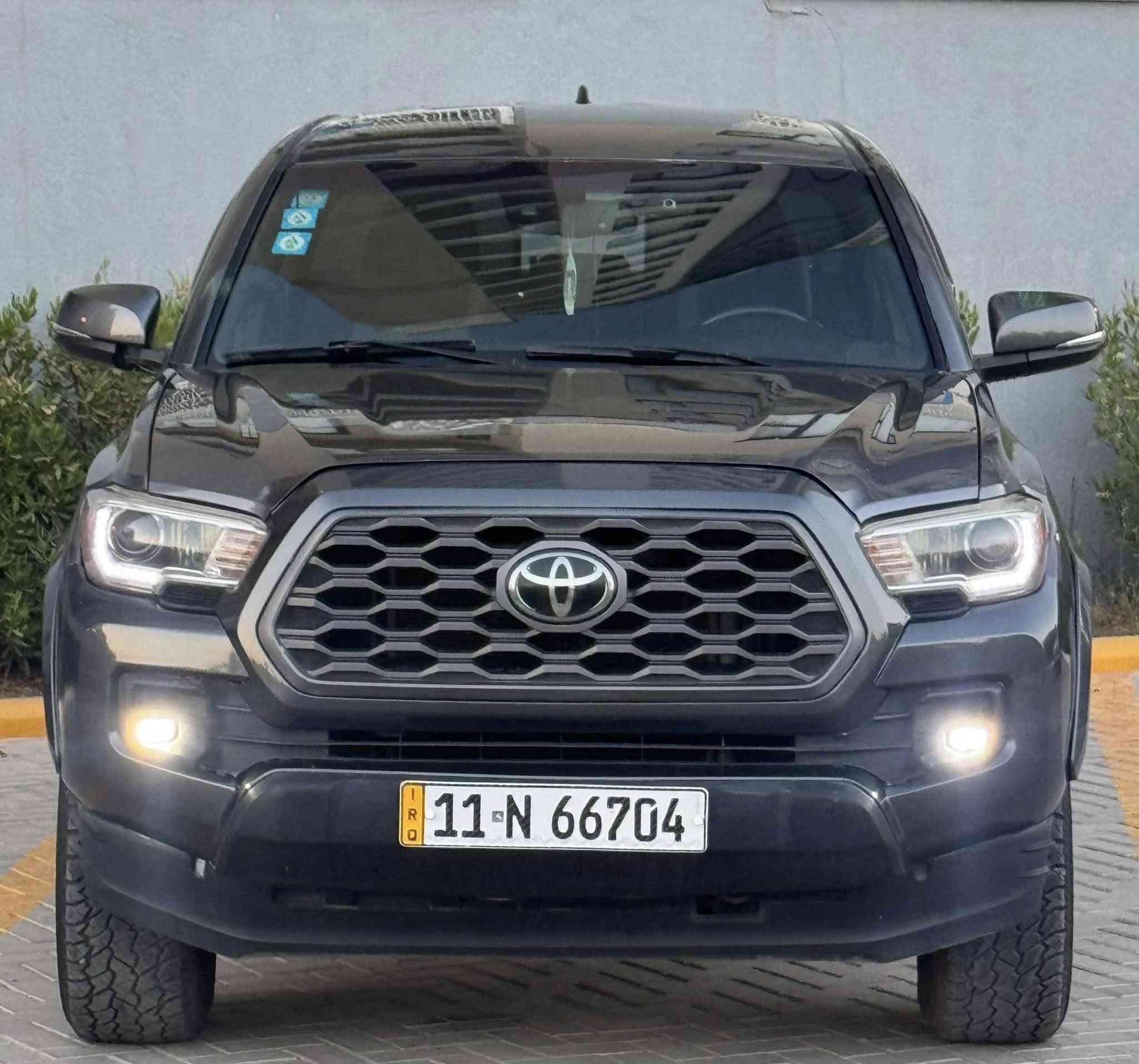 toyota tacoma  2021
تاكوما تي ار دي sr5 2021 ماشية 108 كيلو متر باب طويل بدي قصير المرغوب حادثه من امريكا بنيد وبيها قطع رش كلير من امريكا شرط مكفوله لغد شاصي مواصفات :
-محرك 6 سلندر 3500
-فوريل مع انظمة قيادة
-تغشيل عن بعد
-بصمة ابواب مع بصمة تشغيل
-تبريد بيانو منفصل
-رادار امامي مع جانبي
-شاشة مع كامرة خلفية 
-شاشة معلومات وسطية
-حساسات خلفية
-شاحن لاسلكي
-تحكمات ستيرن 
-جامة بدي كهرباء مع اضائة خلفية
-اشاير بالمرايات
-كرسي كهرباء
-منظومة زينون عالي وناصي
رقم بغداد باسمي هزة وارقام وسنوية جديد سيارة جديده جدا بدون برغي نقص مكاني بغداد حي الجهاد سعر 188 وبيها شي بسيط 
***********

