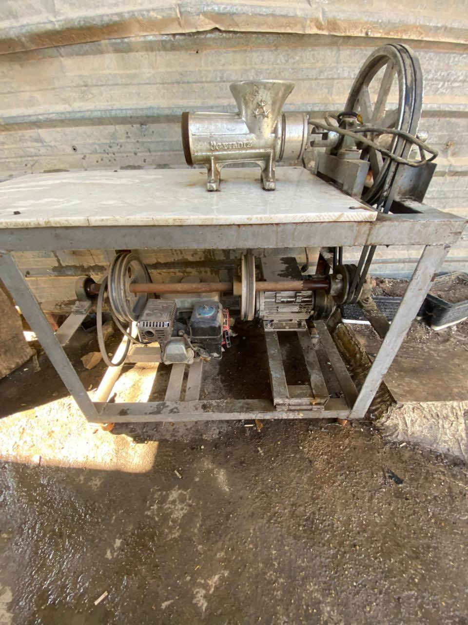 مكينة ثرم لحم مرحلتين 

بانزين كهرباء الحجم 32

عارضيه ٩٦٠ وبي مجال شوية شغالة فول ع الفحص تاخذه 
العنوان صلاح الدين قضاء بلد سوق الخضار من اي محافظة تكدر تجي وتفحص وتاخذ 

‭٠٧٨٢ ٦٨٥ ٧٤٩٩‬
رقم صاحب المكينة
