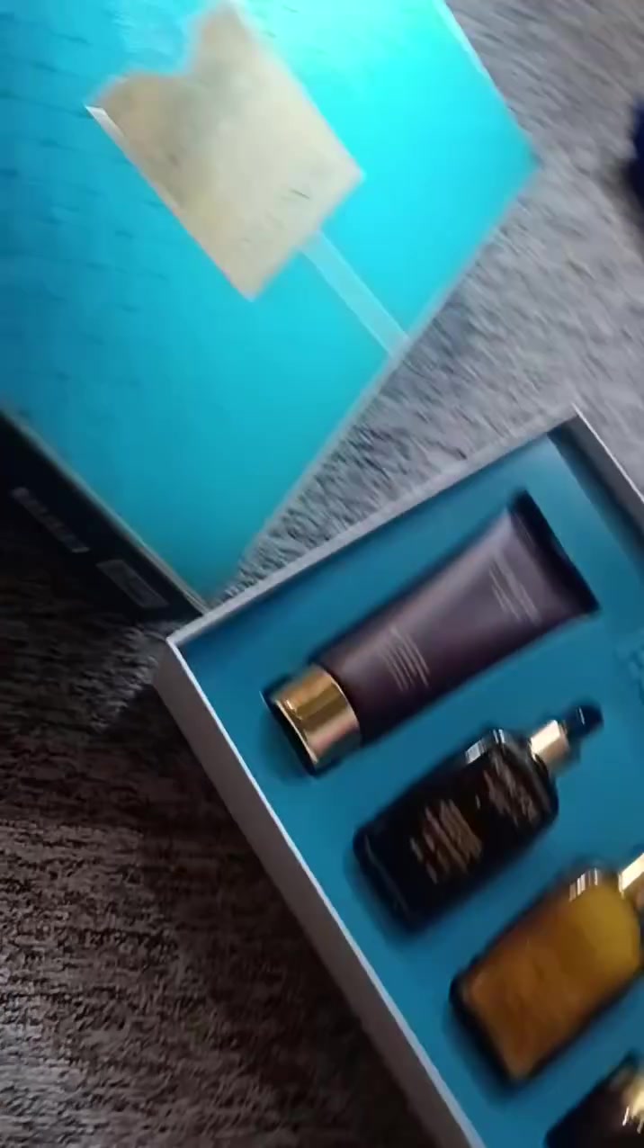 سلام  عليكم بمات هذني عنايه غسولات بكجات بشره مكياج شلع كراتين الي تحب تستفاد وبي ارباح خير من الله تراسلني خاص وتدلل على السعر


**إذا كنت صاحب هذا الإعلان وتريد حذفه لأي سبب، رجاءا أرسل رسالة إلى الدعم الفني**