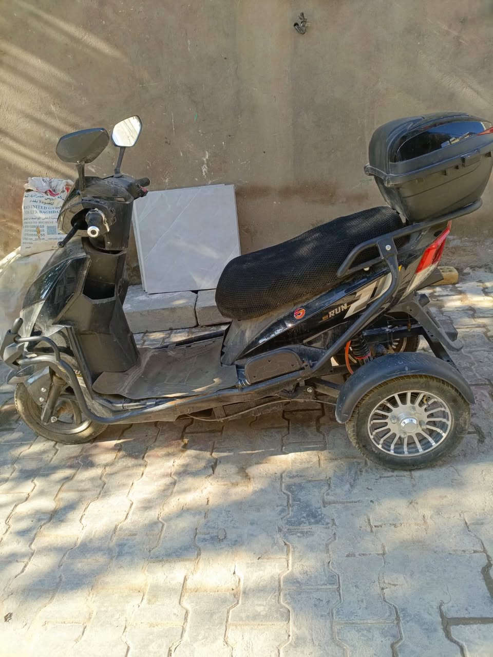 السلام عليكم 
دراجة شحن للبيع 
٣ تايرات 
بطارية واحدة 
ليثيوم 
للتواصل 
***********
المكان بغداد
السعر مليون و١٠٠ الف 
وبيها مجال
