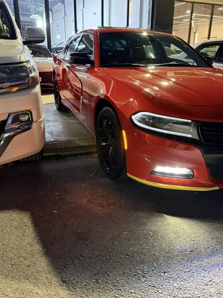 جارجر 2019 
SXT BLUS BLAK TOOP
لون برتقالي مميز 🍊
فول مواصفات 
ماشية٨٣mail
كلين  تايتل عدا اربع اصابع بارد بل باب 
٢٥٥ $وبيها مجال 
انضف جارجرً شرط (الموصل)
***********
