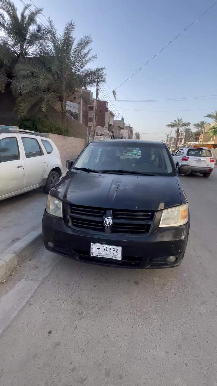 السلام عليكم
دوج كرفان ٢٠٠٩ 
رقم بغداد بااسمي 
محرك ٣٣٠٠ 
ماشيه ٩٦٠٠٠ كلين 
بعض جراد صندوق وبنيد 
قابله زايدة  
تحويل ثاني يوم 
تبريد ثلاث قطع 
ابواب سياره كهرباء 
وجام كهرباء + صندوق كهرباء 
تخم تاير كوري
مطلوب 105$
رقم صاحب سياره هاتف شخصي 
***********
