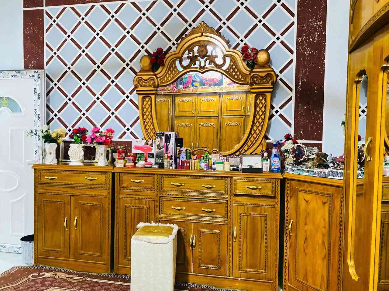 غرفه نوم عراقيه حطاطه صاج درجة اولى نضافه فول يعني100/100 شرط السعر مليون و500 هيه والدوشك والشالوزن مالها العنوان الرمانه البعبيد الاتصال ***********
