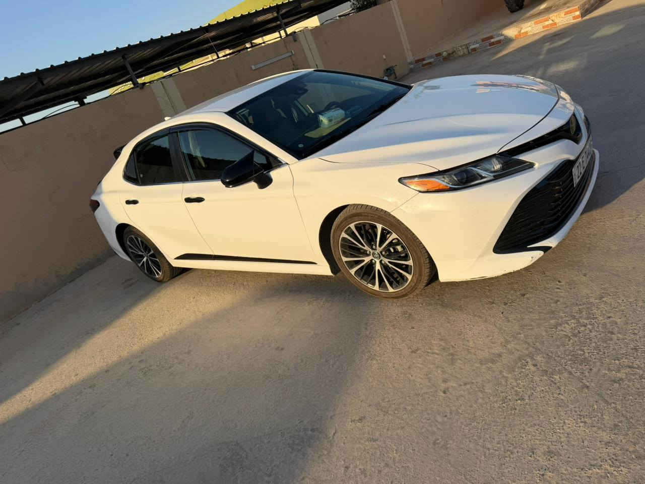 السلام عليكم ورحمة الله وبركاته
‏‎       ——— لـلـبـيع  ———
تويوتا كامري.        — Toyota Camry 
‏‎وراد أمريكي.          —  ايرباك سليم  
‏‎الموديل                —  2020  
فئة                       —  LE   
حجم المكينه         —  V4/2500 
‏‎اللون                     — أبيض 
المسافه المقطوعه —  89 ميل 
حالة السياره.    — صبغ جاملغ خلفي فقط بدون دواخل بدون گص
‏‎المواصفات 
‏‎- شاشه كبيره تدعم نظام الأبل كار باي ونظام الاندرويد 
‏‎- كرسي السايق  بحركه كهربائيه 
‏‎-تبريد منفصل 
‏‎-تحكم ستيرن جهتين 
‏‎-تحديد سرعه 
‏‎-مانع انزلاق 
-رادار امامي 
‏‎-تحديد مسار 
- تنبيه ما قبل الاصطدام
‏‎-كامره خلفيه
‏‎باقي المواصفات المعروفه 
‏‎السعر            — 180$ وبي مجال
رقم السياره    — اربيل
‏‎موقع  السياره — صلاح الدين الشرقاط
‏‎للأستفسار.     —‏‪0782 917 3457‬‏
