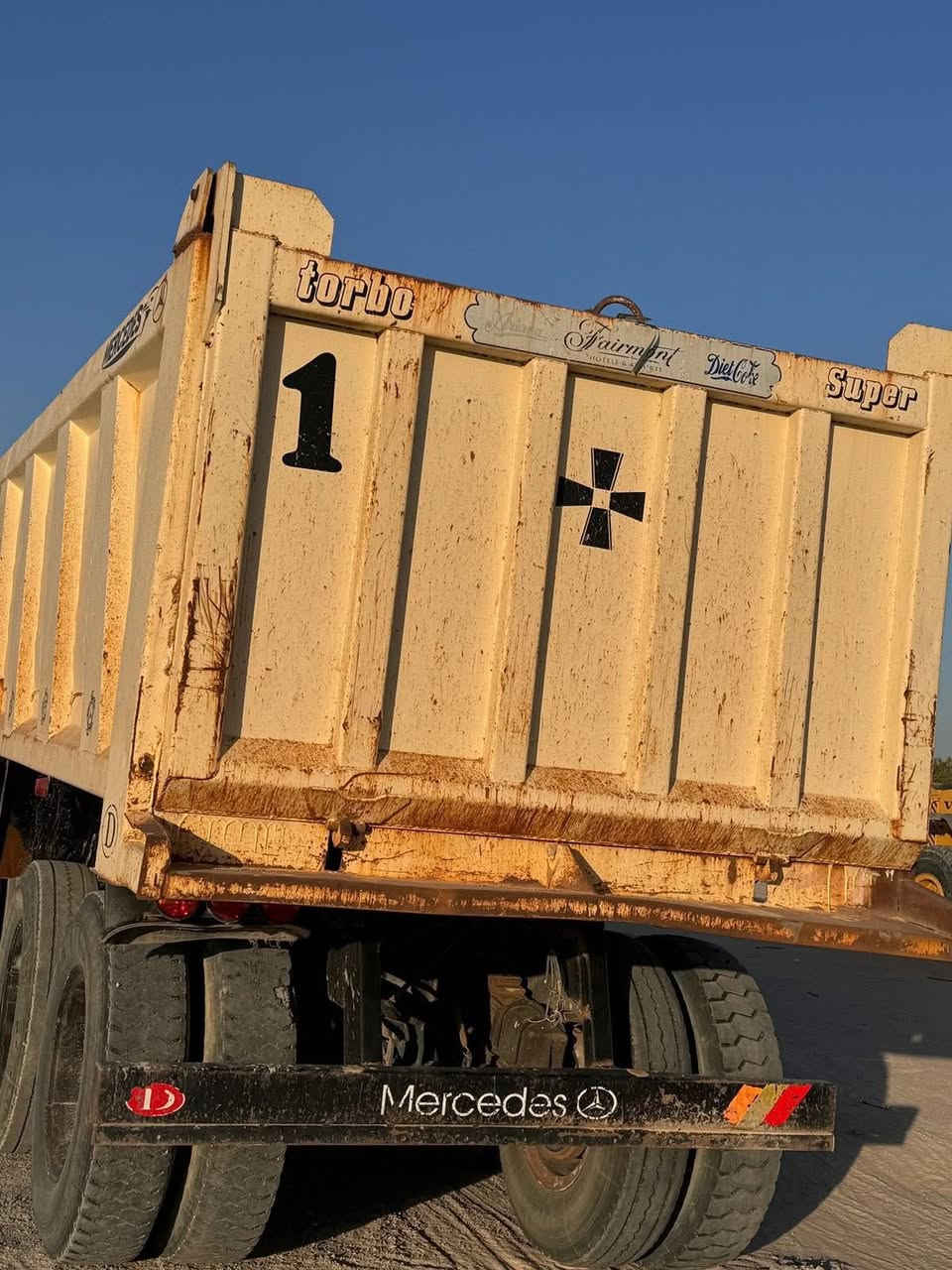 عربانة علم للبيع موديل ٢٠٠٢ تايرات نص عمر شاصي مكفول المكان كربلاء للاستفسار ***********
