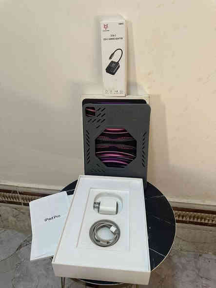 أيباد برو حجم 11 انج m2
اصدار الايباد 2023 نضافه الجهاز ١٠٠٪ يعني شخط مابي 
الجهاز جديد ونضيف لا داخل صيانه ولا مفتوح ولا ملعوب بي ع الفحص وين ميعجبك افحص مشحون 160 مره البطاريه 99٪ الذاكره 256 ببجي 120 فريم كامل 
السعر 675 المكان الحله فقط بيع بدون مراوس 
بي فقط فطور ب الكلاسه مماثره ابد مأشره بالصوره ضمان 3 ايام اي مشكله بي يرجع غراضه كامله كارتون وشاحن وكيبل ولاسق وكفر كيمنك مال العاب خاص وسماعه وادابتر شرط اصليات كل هذني وي الايباد
***********
