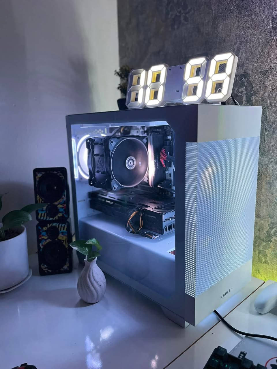 تجميعه نظيف كلش
تجميعه نظيف كلش 
AMD Ryzen5 5600x  المعالج
ARCTIC Freezer 34 Esports Duo مبرد هوائي احترافي
AMD Radeon RX 6750 XT   كارت
 مذربورد   Asrock b450m-hdv
‏CORSAIR Vengeance RGB Pro 16 GB (2*8) 3600
Ssd 128 GB + Hdd 1 TB
Power 650 w
‎‏Case LANCOOL 
‎السعر : 950 الف وبيها مجال للطيبين الموشراي لا تعلق 
‎مكاني كربلاء ***********
