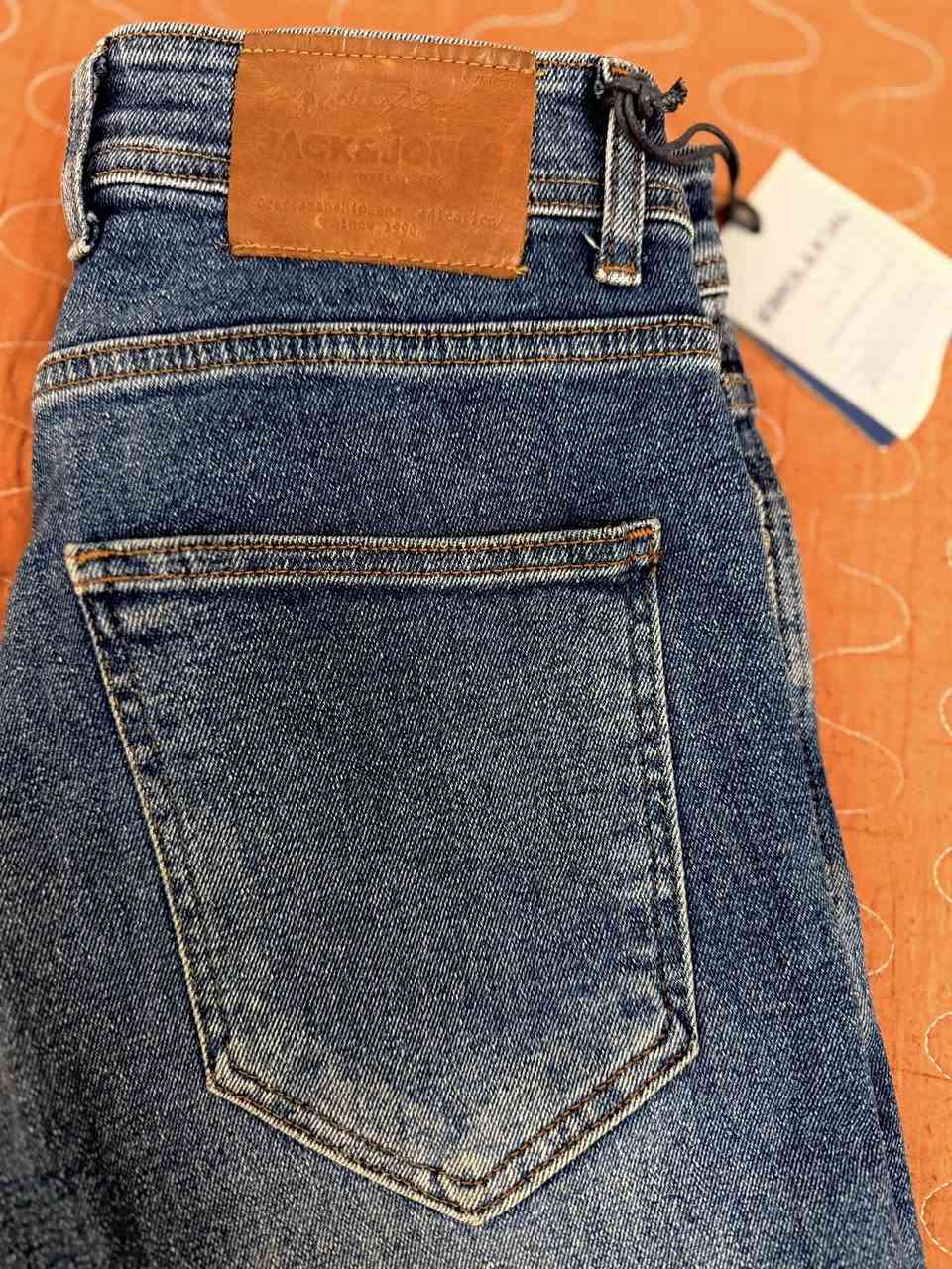 بطرون ماركة جانك جونس لقطعة جديده غير مستخدمة قياس 30 ويلبس 31 وطول 32،للستفسار خاص .


**إذا كنت صاحب هذا الإعلان وتريد حذفه لأي سبب، رجاءا أرسل رسالة إلى الدعم الفني**