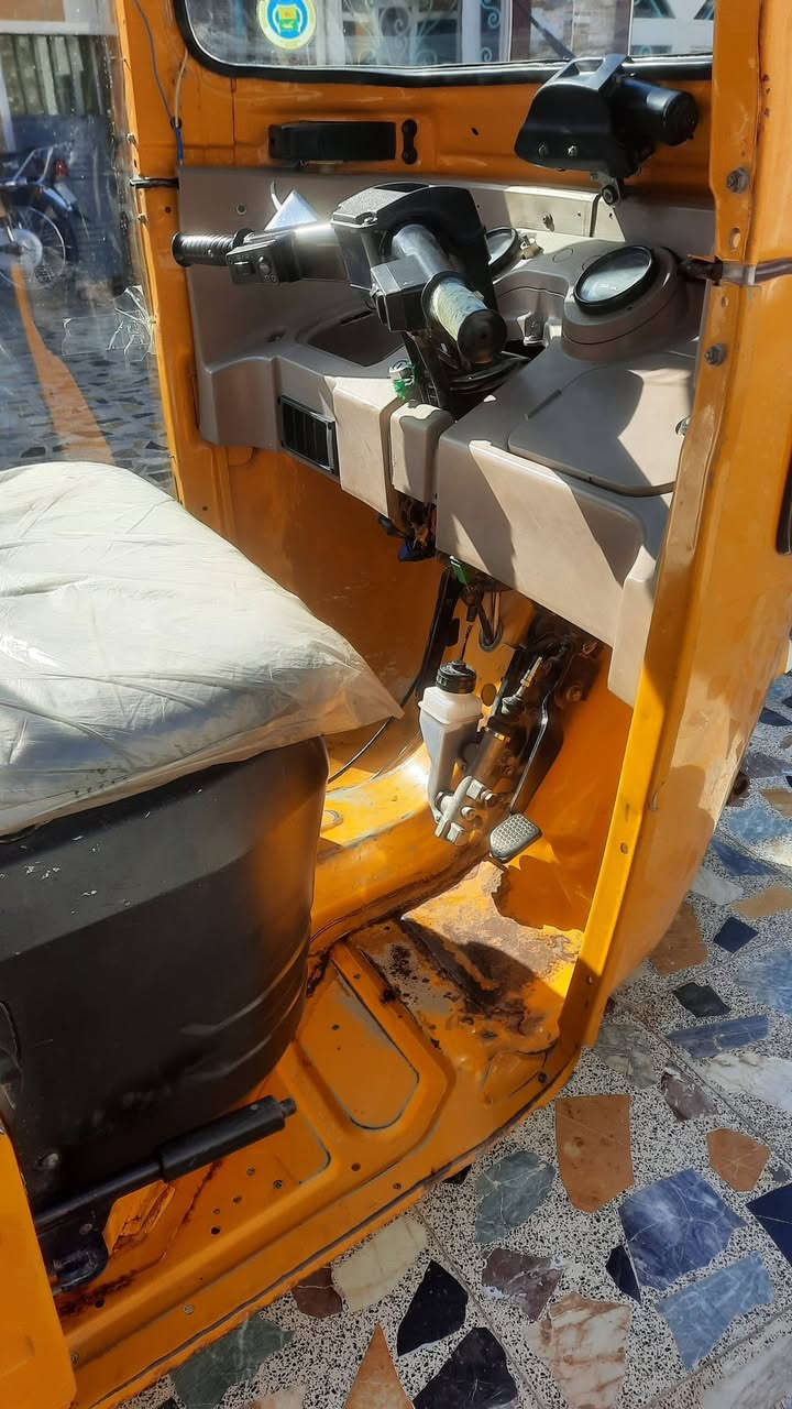 تكتك للبيع موديل 20   المكان الكوت  حي الجهاد 

السعر 6 ونص وبيه مجال     

 ***********
