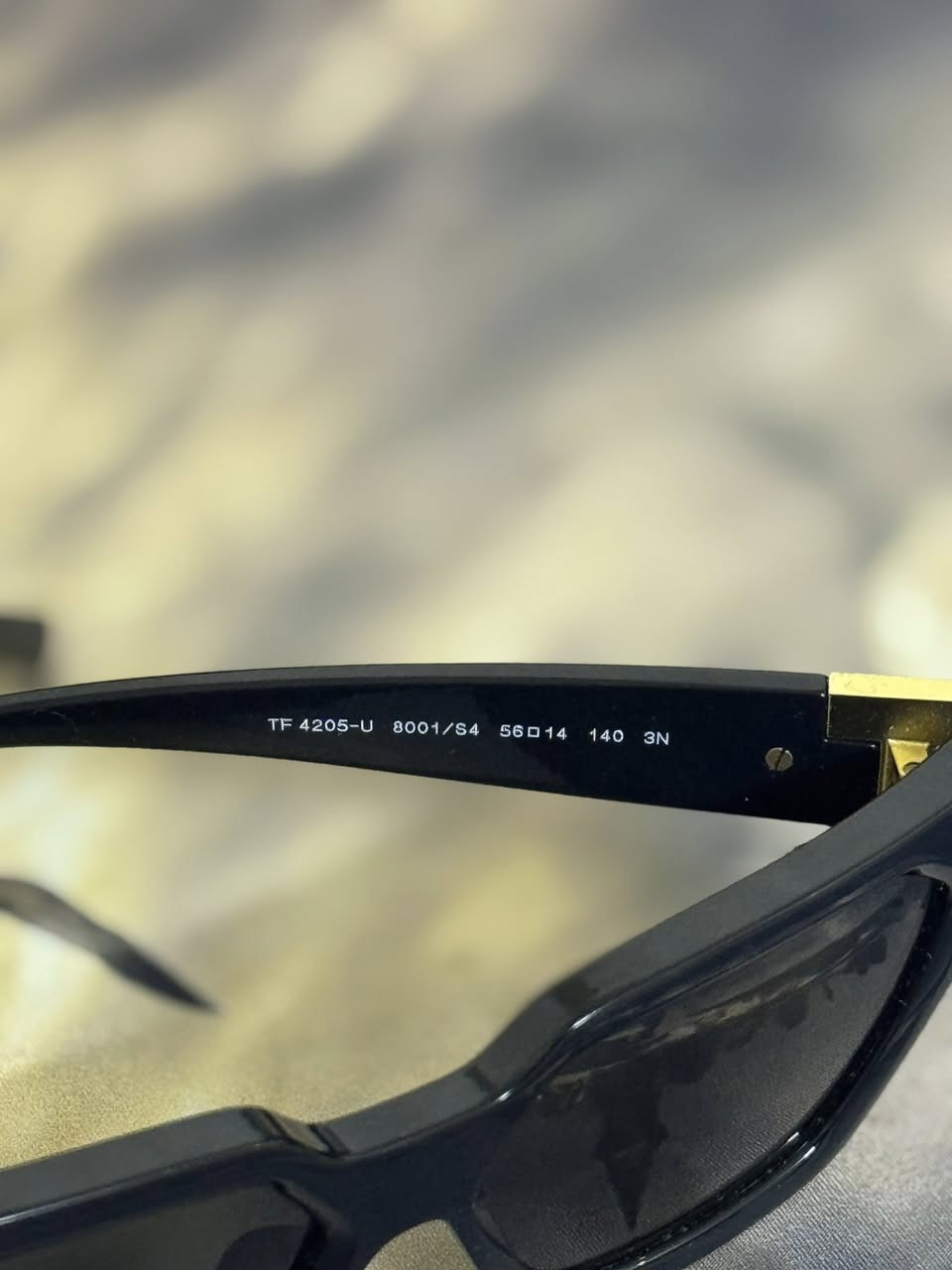 من نوادر التيفاني العريقه
قطعه مضلعه تضليع 

Tiffany&co 💎

اورجنال نوادر

نظافة 💯 

دزاين (pilot) طيارين 

الحجم فوق وسط 

لون عدسات اسود  

لون الفريم اسود 

للحجز والاستفسار خاص


**إذا كنت صاحب هذا الإعلان وتريد حذفه لأي سبب، رجاءا أرسل رسالة إلى الدعم الفني**