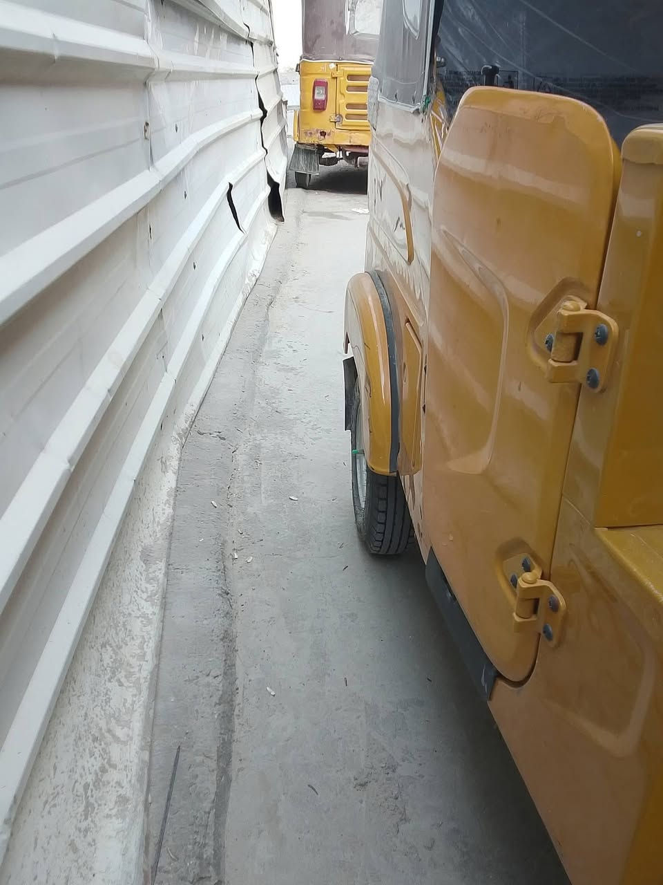 رجا رجا رجا ماهيمك الاامر مو شراي ميعجبك السعر اعبر المنشور 
لا تخابرني وتكلي العصر اجيك بقيه ونوب اتصل تكلي صار عندي شغل اذا اجه رزقه بيعه عمي بطلو هاي سوالف اكبار انتم . 
سلام عليكم . اعيد النشر بسبب الوعود ااكاذبه . ولنفسيات الصعيفه 
تك تك للبيع . مكانه كربلاء الحسنيه العطشي خلف معمل العجلاني نهايه  حي زهراء 
موديل ٢١ شهر ال5مكفوله من صبغ ولمعجون ولتفيلس شرط نفس لبصوره واحله بعد دراجه مامتعوبه تجي وتشوف بعينك . اوراق اوراق اوراق بيه معاملت تروج رقم بس ابيعك اوراق اوراق موتخابرني تكلي عبالي رقم 
***********رقم الهاتف اخوكم  خادمكم
